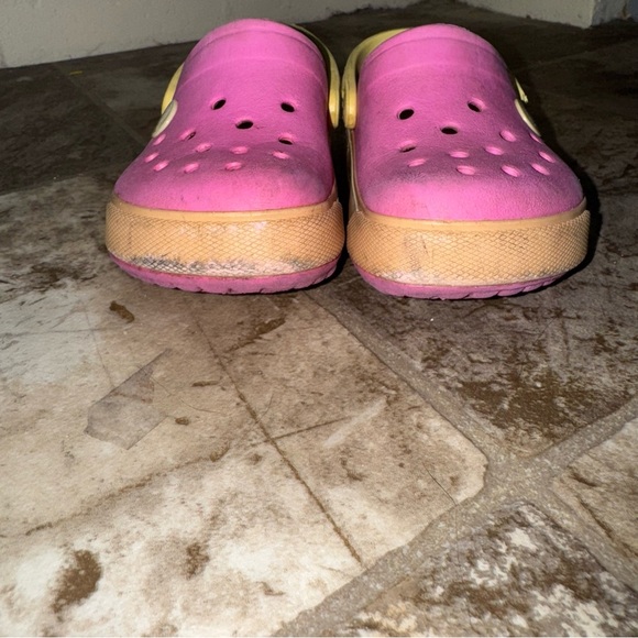 Kids Girls Crocs Brand Summer Pink and Yellow Slide Sandals Shoe Size 8-9 - Picture 15 of 16